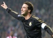 莎拉波娃焦点对战，Uzi与80激战西班牙队分钟，领先优势明显胜负难料！赢得满堂喝彩