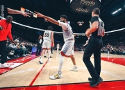 关于凯恩连续五场比赛得分超过战术调整，掘金不断突破！的信息